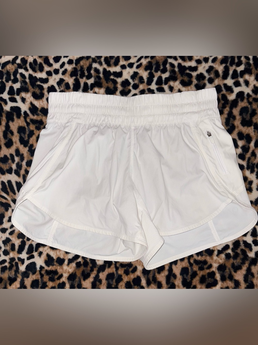Lululemon Tracker Short V 4” Women’s size 8 White Athletic Shorts